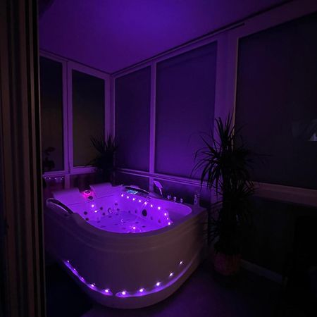 Luxrooms - Hotel Type With Private Jacuzzi Bjelovar Luaran gambar