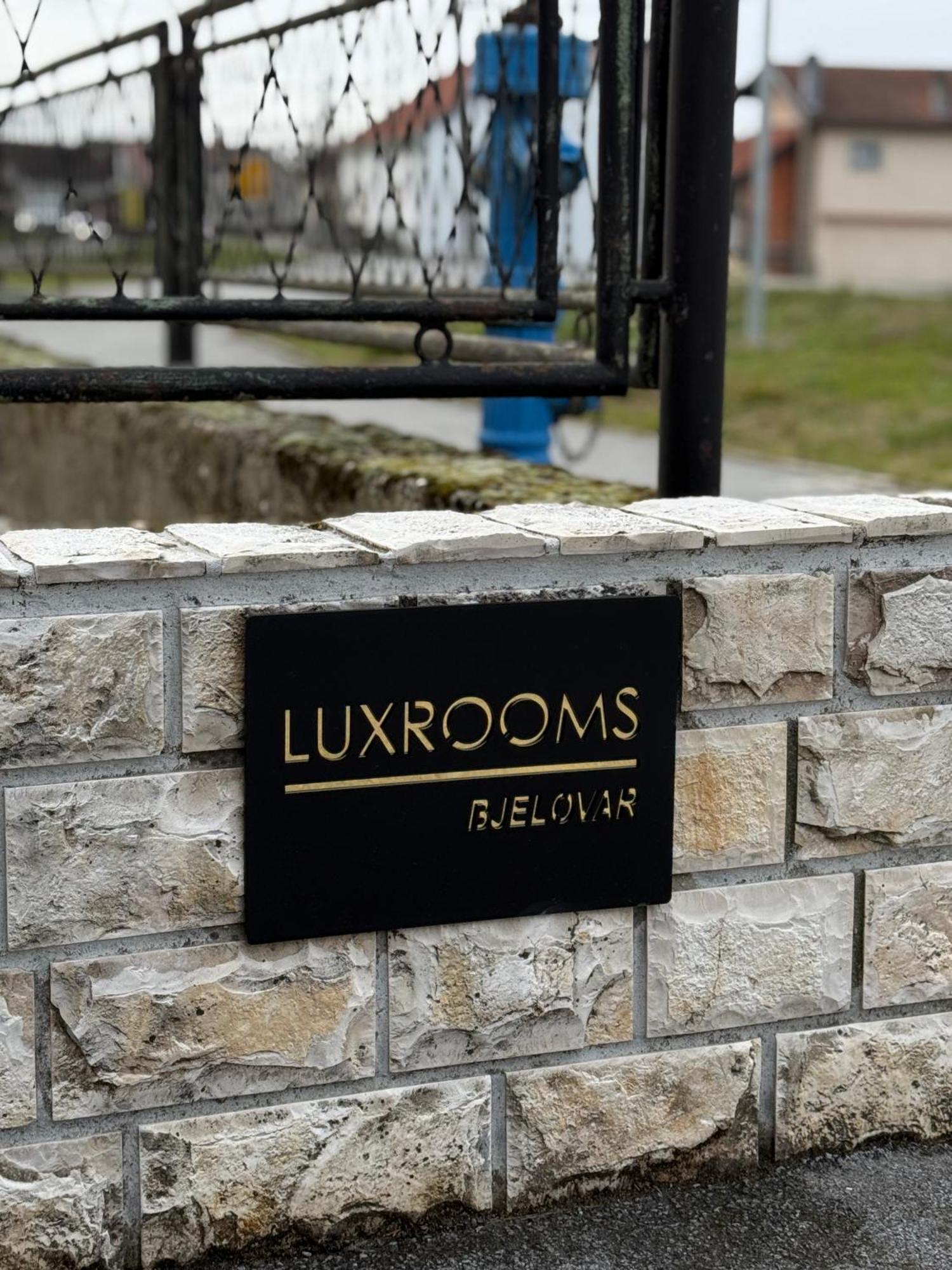 Luxrooms - Hotel Type With Private Jacuzzi Bjelovar Luaran gambar