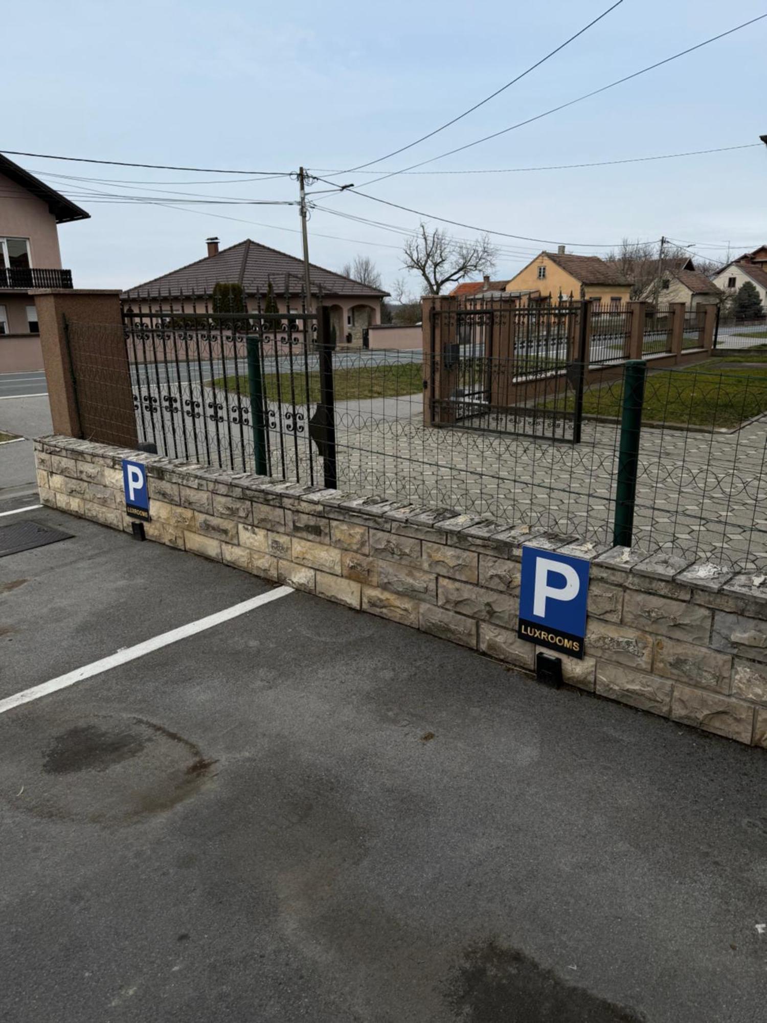 Luxrooms - Hotel Type With Private Jacuzzi Bjelovar Luaran gambar