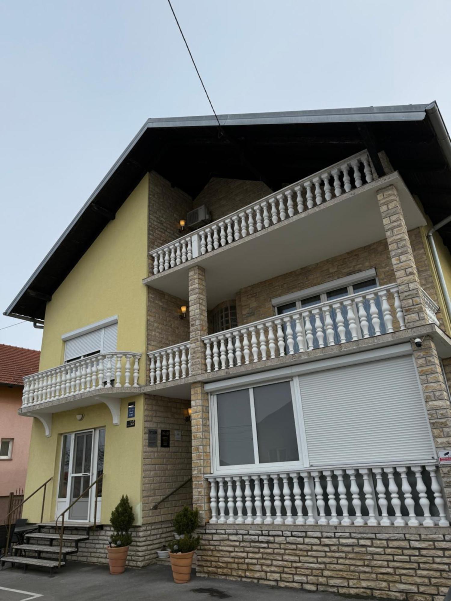 Luxrooms - Hotel Type With Private Jacuzzi Bjelovar Luaran gambar