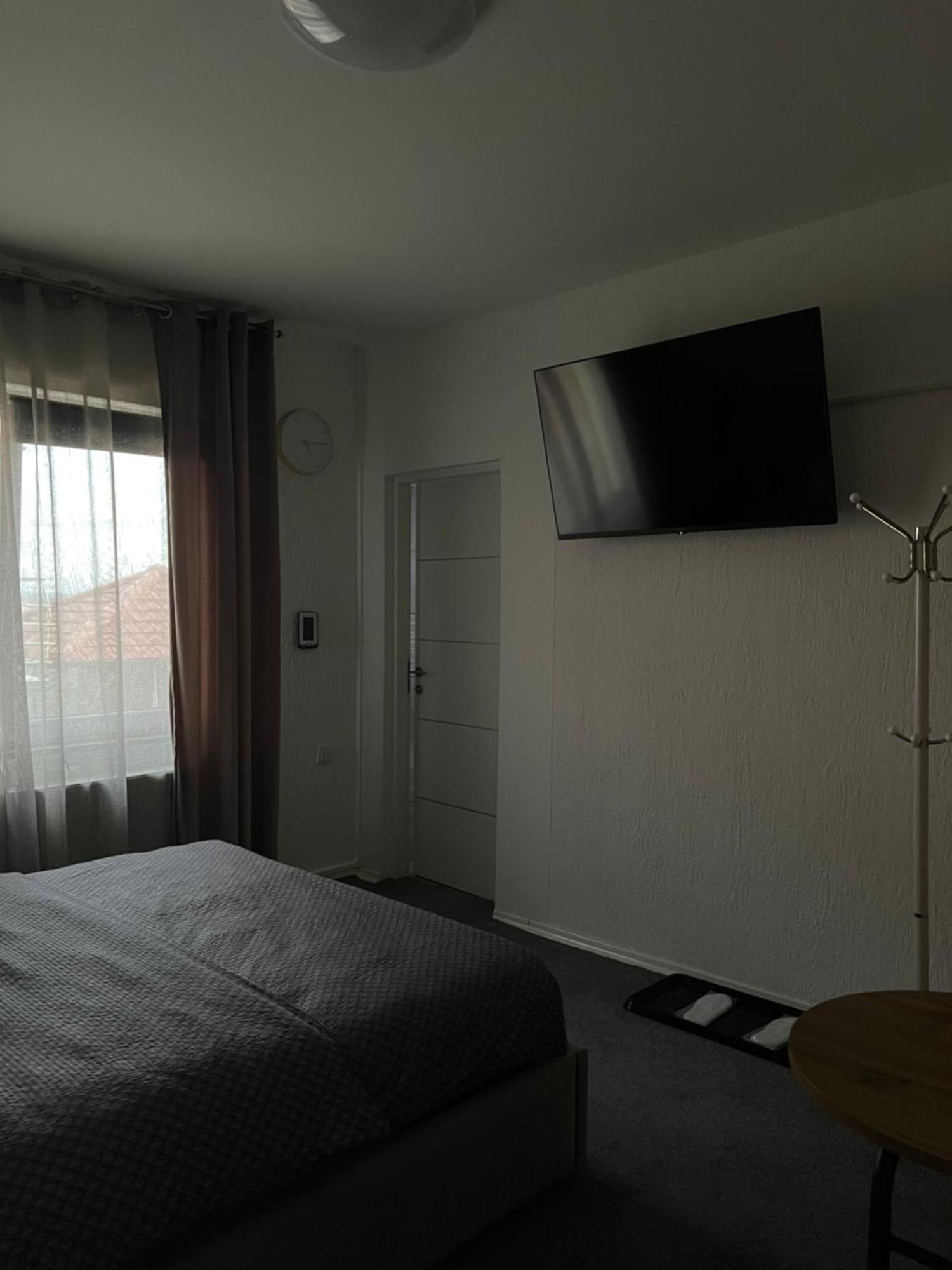 Luxrooms - Hotel Type With Private Jacuzzi Bjelovar Luaran gambar